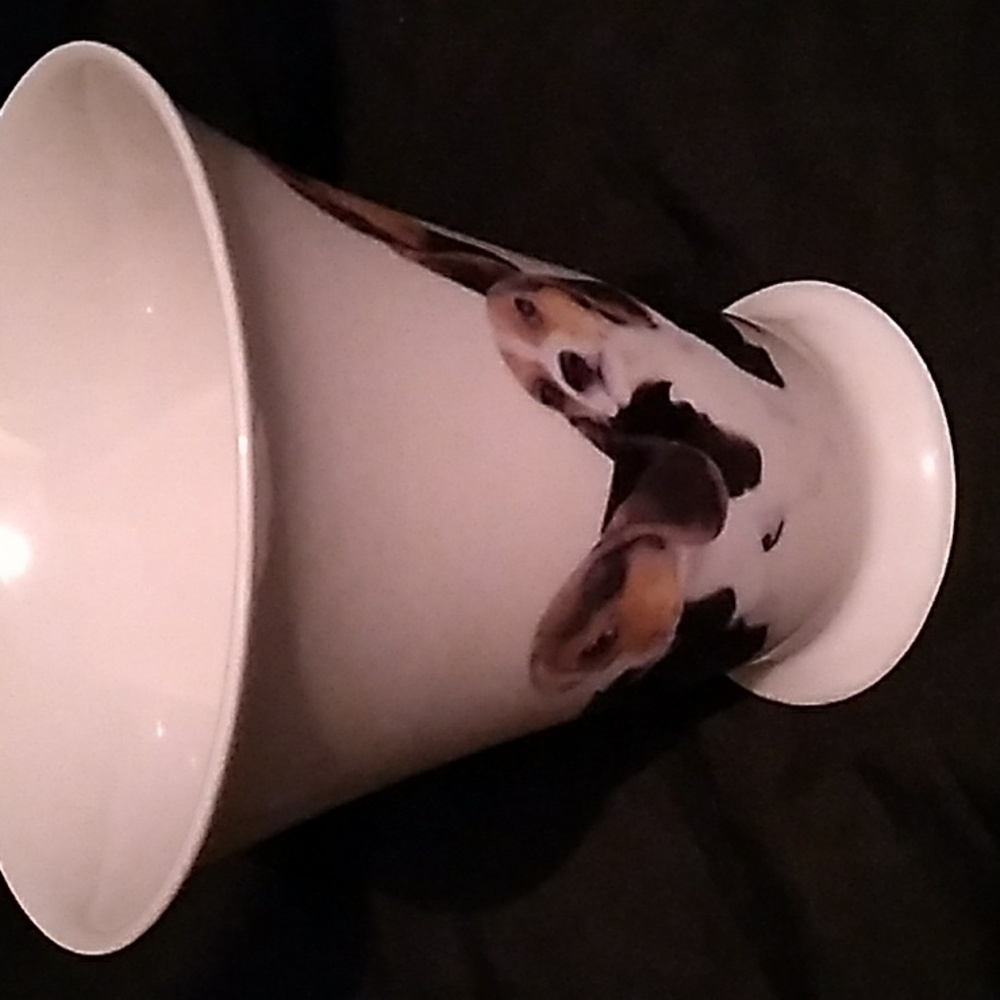 Fluted Shape Ceramic Mug with Beagle Puppy Design (B2) - Picture 5 of 7